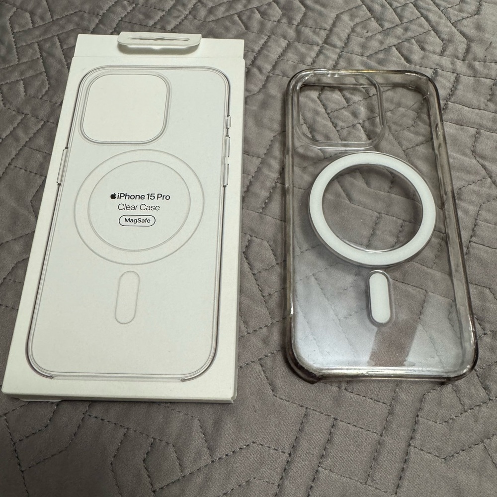 iPhone 15 Pro MagSafe Clear Case